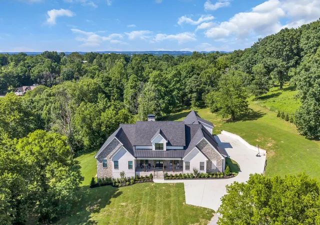 Photo 2 of Single family home for sale at 1500 Ctr Star Rd, Columbia, TN 38401 | MLS# 3231648 | Listing updated on 2026-08-19