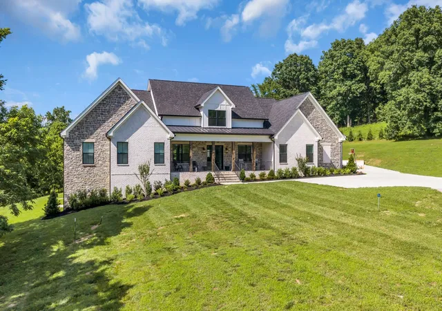 Photo 4 of Single family home for sale at 1500 Ctr Star Rd, Columbia, TN 38401 | MLS# 3231648 | Listing updated on 2026-08-19