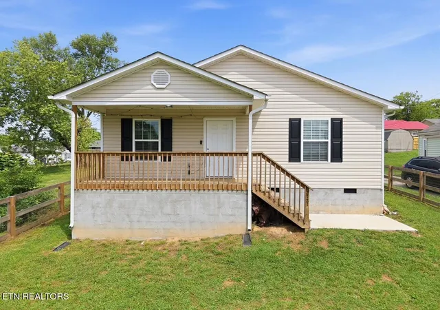 2nd image of 2721 Carson Ave, Knoxville, TN 37917 | MLS# 3302044
