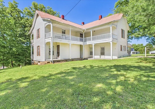 Homes for sale in Tellico Plains, TN | 111 Bryan Hill Dr, Tellico Plains, TN 37385 | MLS# 3226305
