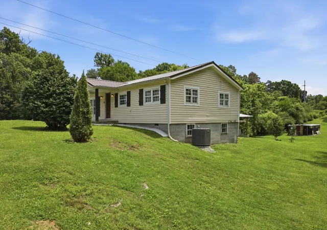 Homes for sale in Dalton, GA | 251 Nw W Broadacre Road, Dalton, GA 30721 | MLS# 3226371