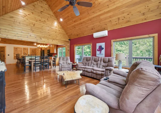 Photo 3 of Single family home for sale at 232 Victoria Cir, Jamestown, TN 38556 | MLS# 3232206 | Listing updated on 2026-08-19