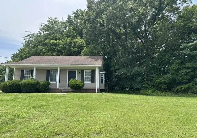 Photo 2 of Single family home for sale at 252 Ray Dr, Clarksville, TN 37042 | MLS# 3226491 | Listing updated on 2026-10-22