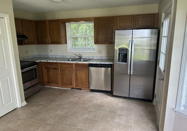 Photo 3 of Single family home for sale at 252 Ray Dr, Clarksville, TN 37042 | MLS# 3226491 | Listing updated on 2026-10-22