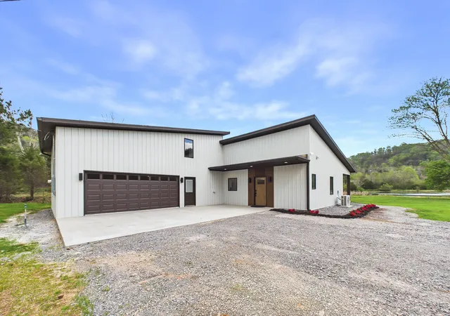 Homes for sale in Tellico Plains, TN | 1483 Reagan Valley Road, Tellico Plains, TN 37385 | MLS# 3226472