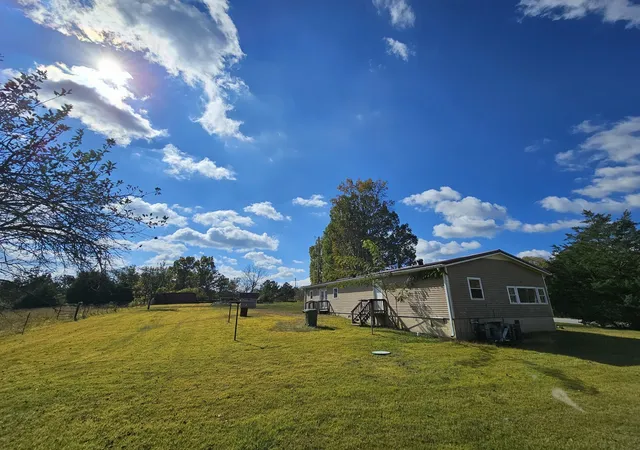 Photo 4 of Manufactured Mobile Home at 2305 Highway 46, Indian Mound, TN 37079 | MLS# 3228694 | | Sold on 2026-07-14