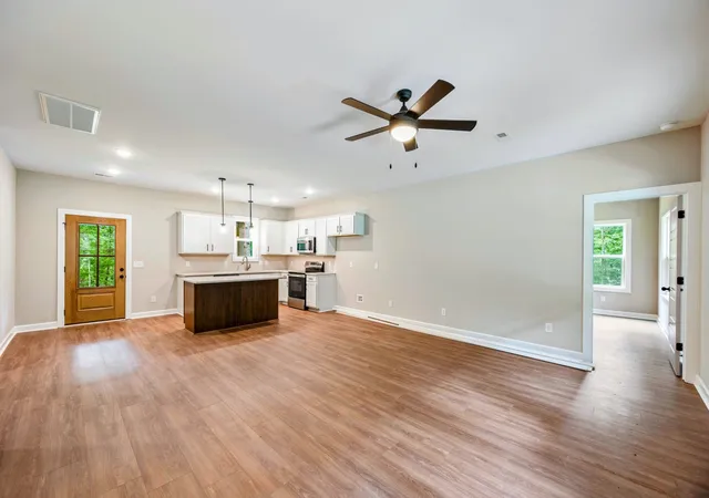 Homes for sale in Erin, TN | 352 Pulley St, Erin, TN 37061 | MLS# 3232079