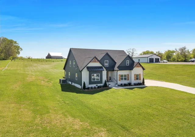 Homes for sale in Cedar Hill, TN | 4247 Turnersville Rd, Cedar Hill, TN 37032 | MLS# 3232396
