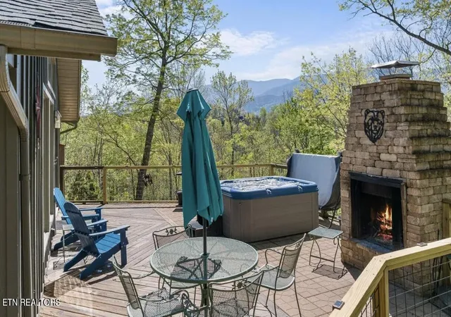 2nd image of 725 Sunshine Tr, Gatlinburg, TN 37738 | MLS# 3302059