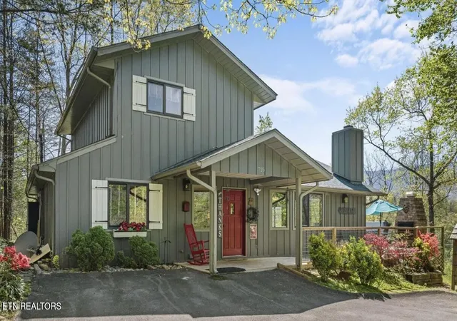 5th image of 725 Sunshine Tr, Gatlinburg, TN 37738 | MLS# 3302059