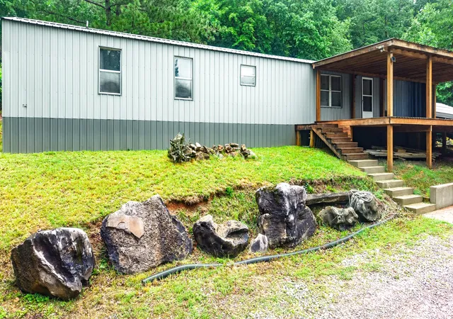 Photo 3 of Manufactured home for sale at 1865 Mcwhorter Rd, Cunningham, TN 37052 | MLS# 3228400 | Listing updated on 2026-08-19
