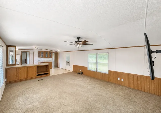 Photo 3 of Manufactured home for sale at 1865 Mcwhorter Rd, Cunningham, TN 37052 | MLS# 3228400 | Listing updated on 2026-08-19