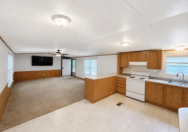 Photo 4 of Manufactured home for sale at 1865 Mcwhorter Rd, Cunningham, TN 37052 | MLS# 3228400 | Listing updated on 2026-08-19