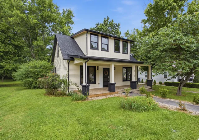 Photo 1 of Single family home for sale at 105 Warren St, Mc Minnville, TN 37110 | MLS# 3230179 | Listing updated on 2026-09-23