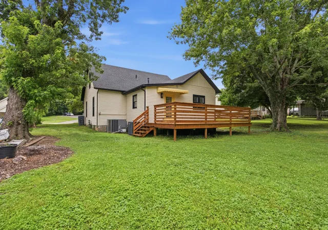 Photo 3 of Single family home for sale at 105 Warren St, Mc Minnville, TN 37110 | MLS# 3230179 | Listing updated on 2026-09-23