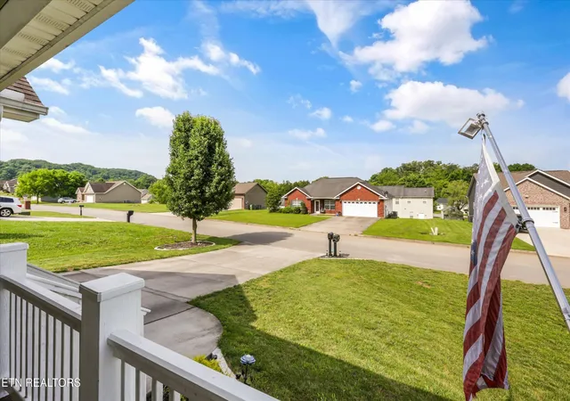 Photo 3 of Single family home for sale at 118 Cornerstone Cir, Clinton, TN 37716 | MLS# 3228482 | Listing updated on 2026-09-28