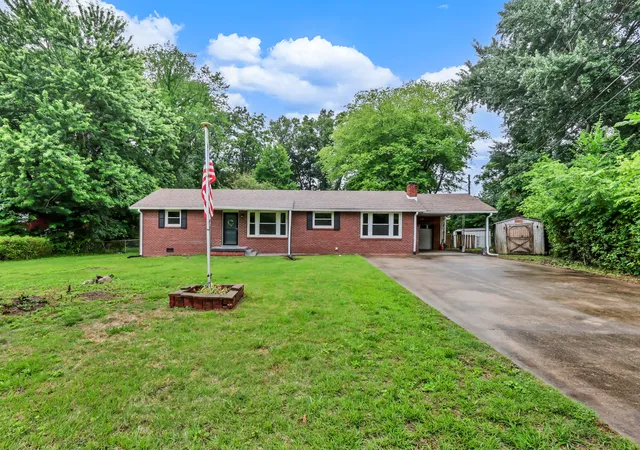 1st image of 17 Charlemagne Blvd, Clarksville, TN 37042 | MLS# 3228628