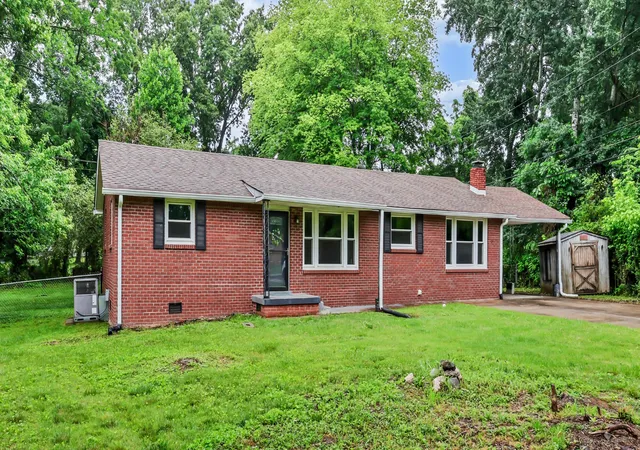 3rd image of 17 Charlemagne Blvd, Clarksville, TN 37042 | MLS# 3228628