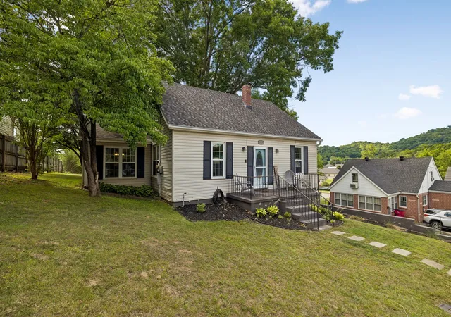 Homes for sale in Carthage, TN | 313 Cullum St, Carthage, TN 37030 | MLS# 3231466