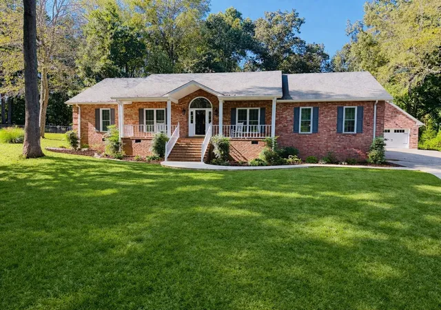 Homes for sale in Cottontown, TN | 320 Spring Valley Dr, Cottontown, TN 37048 | MLS# 3228618