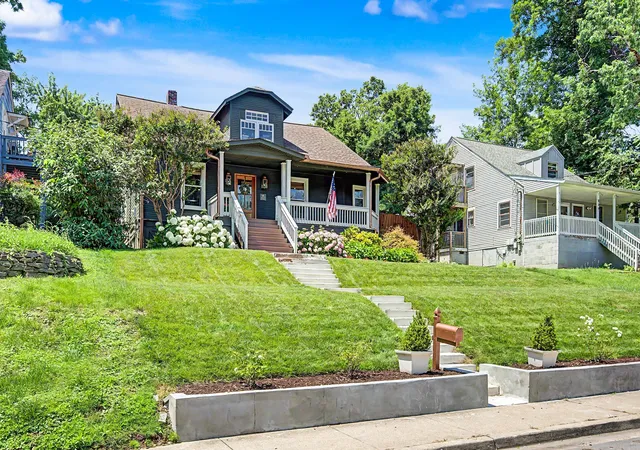 Photo 3 of Single family home for sale at 837 Glen Ave, Nashville, TN 37204 | MLS# 3232415 | Listing updated on 2026-09-28