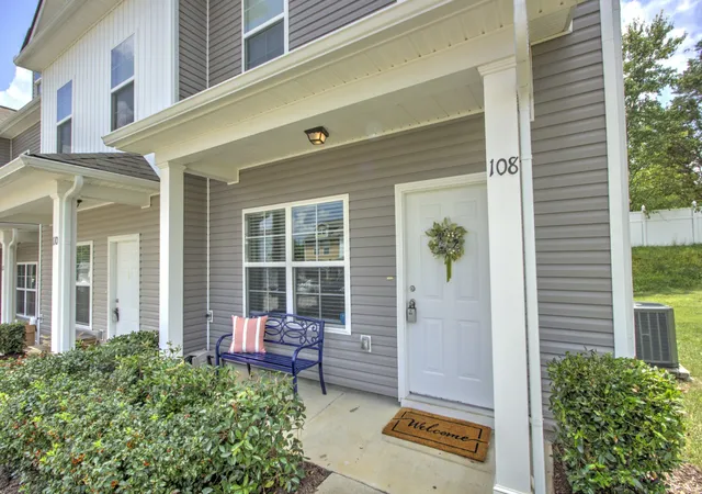 Photo 1 of Townhouse for sale at 108 Kathryn Ct, Columbia, TN 38401 | MLS# 3234775 | Listing updated on 2026-09-06