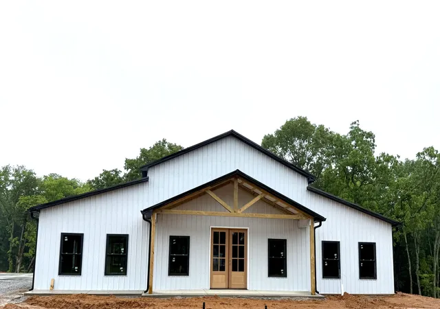 1st image of 5572 Antioch Rd, Hopkinsville, KY 42240 | MLS# 3228666