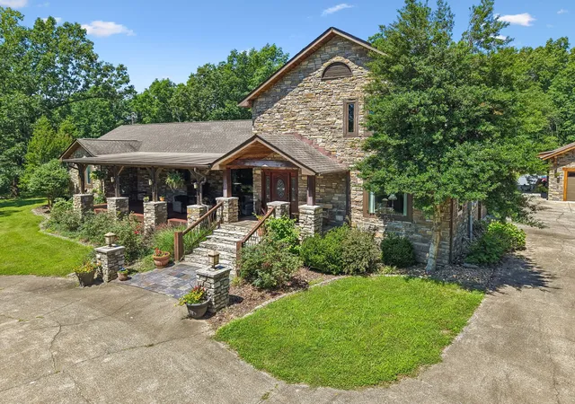 Homes for sale in Waverly, TN | 95 Bowman Ct, Waverly, TN 37185 | MLS# 3231891