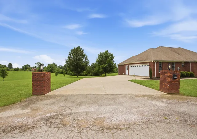 3rd image of 163 Tabor Pl, Hohenwald, TN 38462 | MLS# 3233515