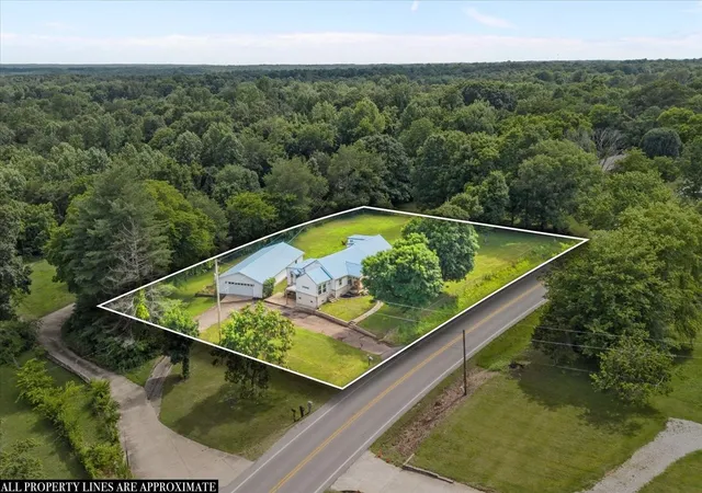 Homes for sale in Charlotte, TN | 3030 Hwy 49 E, Charlotte, TN 37036 | MLS# 3229322