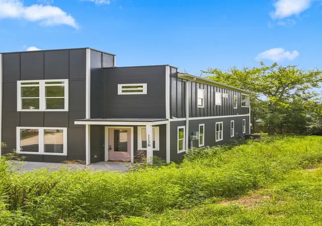 Photo 4 of Sale Pending at 1117b 38th Avenue N, Nashville, TN 37209 | MLS# 3228738 | Listing updated on 2026-09-04