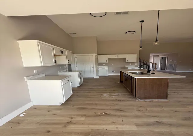 Photo 2 of Single family home for sale at 338 Cardinal Crk, Clarksville, TN 37040 | MLS# 3228752 | Listing updated on 2026-10-14