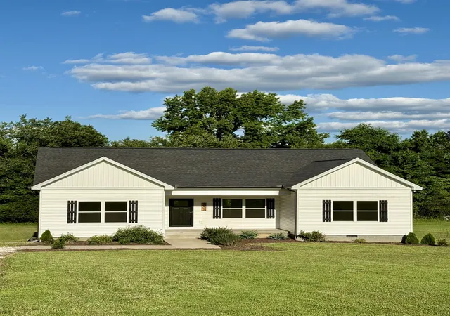 Homes for sale in Dickson, TN | 1007 Edgewood Dr, Dickson, TN 37055 | MLS# 3229075