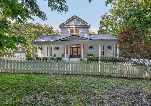 Photo 1 of Single family home for sale at 1455 Mapleash Ave, Columbia, TN 38401 | MLS# 3231322 | Listing updated on 2026-10-10