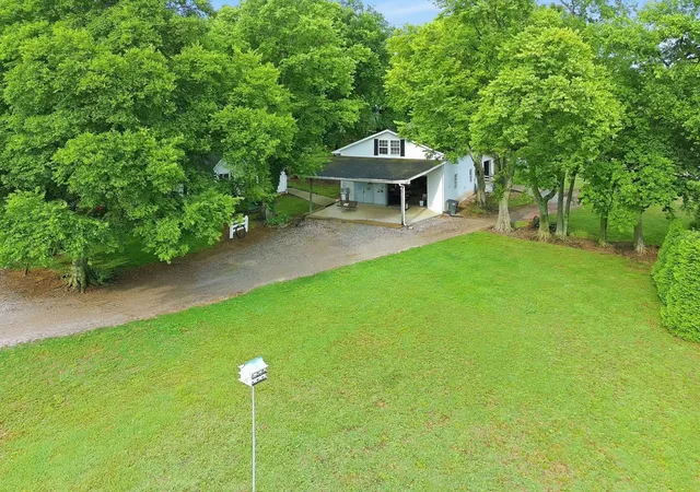 Photo 2 of House for sale at 6222 Cayce Ln, Columbia, TN 38401 | MLS# 3228831 | Listing updated on 2026-09-20
