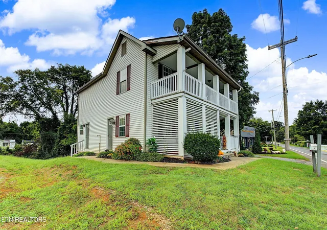 Photo 1 of Single family home for sale at 10161018 W Broadway Ave #10161018, Maryville, TN 37801 | MLS# 3314621 | Listing updated on 2026-09-28