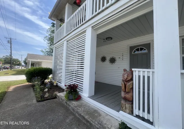 2nd image of 10161018 W Broadway Ave #1016-1018, Maryville, TN 37801 | MLS# 3314621