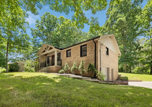 Homes for sale in Dickson, TN | 122 Payne Springs Rd, Dickson, TN 37055 | MLS# 3230574