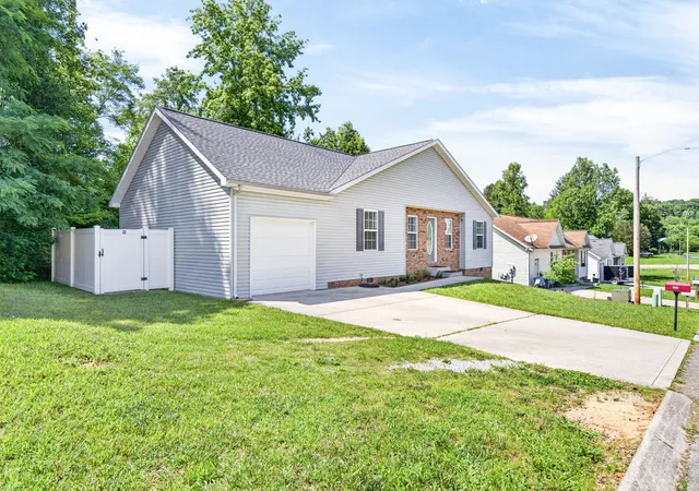 Homes for sale in Cookeville, TN | 1234 Quail Hollow Cir, Cookeville, TN 38501 | MLS# 3228996