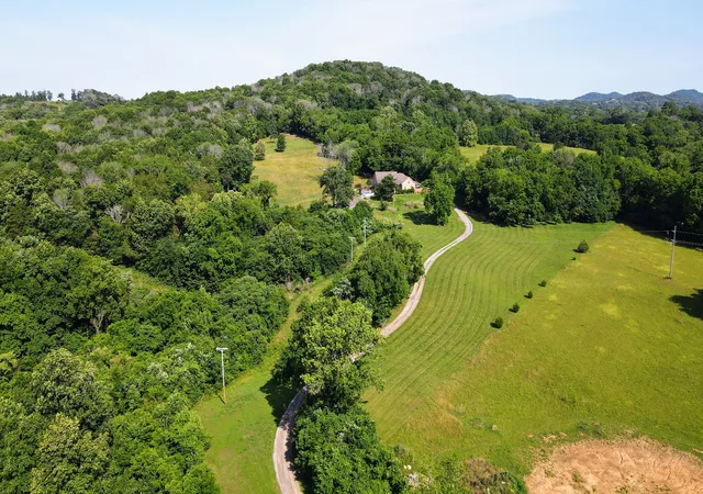 1st image of 335 Hankins Ln, Hartsville, TN 37074 | MLS# 3229537