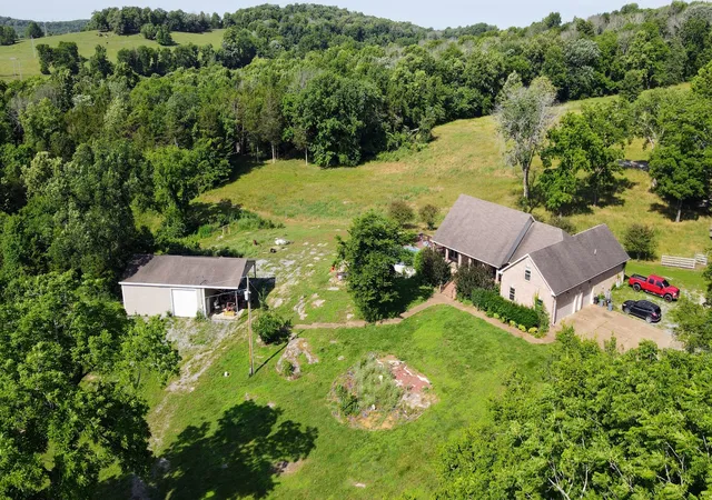 5th image of 335 Hankins Ln, Hartsville, TN 37074 | MLS# 3229537