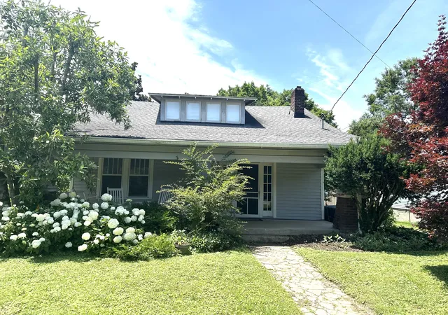 Photo 1 of Sale Pending at 519 N Wilson Blvd, Nashville, TN 37205 | MLS# 3627847 | Listing updated on 2026-10-28
