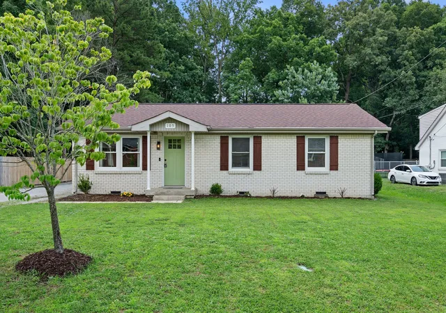 Homes for sale in Greenbrier, TN | 105 Billy Robb St, Greenbrier, TN 37073 | MLS# 3247650