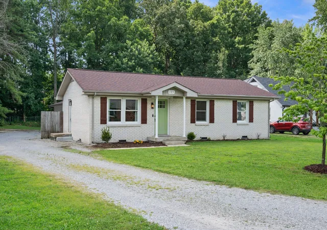 Homes for sale in Greenbrier, TN | 105 Billy Robb St, Greenbrier, TN 37073 | MLS# 3247650