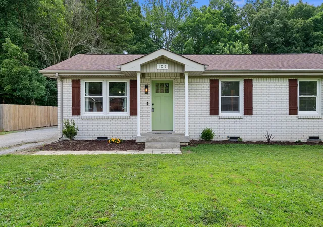 Homes for sale in Greenbrier, TN | 105 Billy Robb St, Greenbrier, TN 37073 | MLS# 3247650