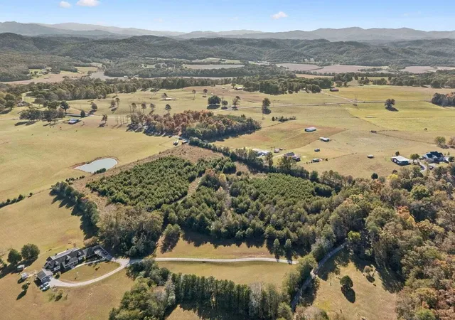 3rd image of 0 Old Sink Church, Lot 32, Tellico Plains, TN 37385 | MLS# 3515356