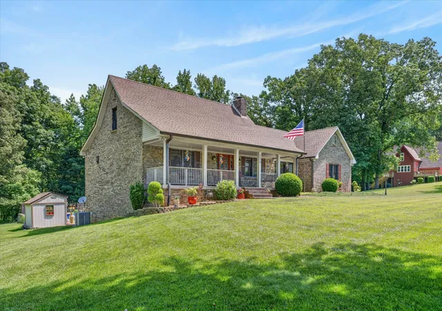 Photo 4 of Single family home for sale at 1175 Hutcheson Ln, Clarksville, TN 37040 | MLS# 3234045 | Listing updated on 2026-08-29