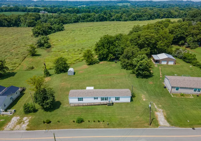2nd image of 2863 N Cross Bridges Rd, Columbia, TN 38401 | MLS# 3520296