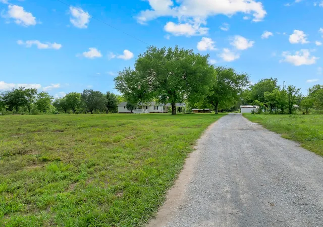 Homes for sale in Lewisburg, TN | 1936 Word Rd, Lewisburg, TN 37091 | MLS# 3242040