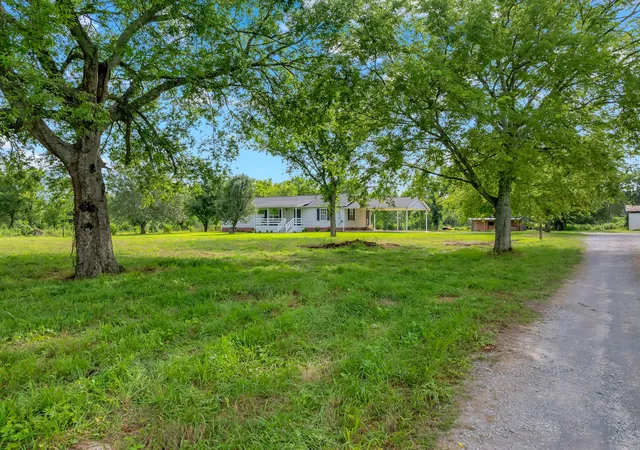 Photo 1 of Single family home for sale at 1936 Word Rd, Lewisburg, TN 37091 | MLS# 3242040 | Listing updated on 2026-09-03